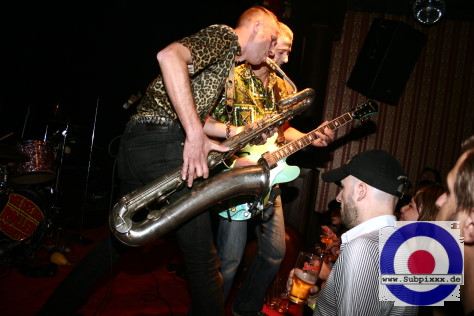 Bee Dee Kay and The Roller Coasters (F) 2. Soundflat Ballroom Bash - McCormacks Ballroom, Leipzig 24. Oktober 2008 (9).jpg